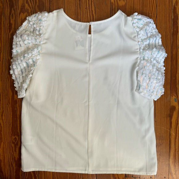 Festive white dressy top with sequin puffy sleeves NWT - Picture 2 of 5